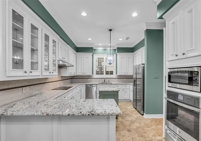 Photo 3 of Sale Pending at 1413 Winrock Blvd, Houston, TX 77057 | MLS# 72780467 | Listing updated on 2026-09-23