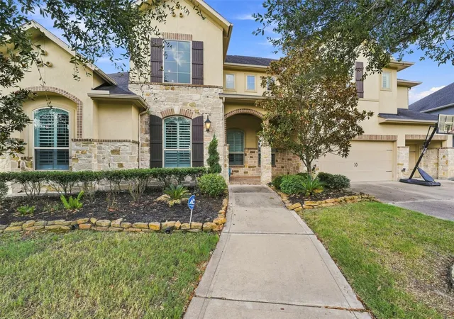 Photo 2 of Single family home for sale at 28310 Is Manor Ln, Fulshear, TX 77441 | MLS# 30911437 | Listing updated on 2026-09-13