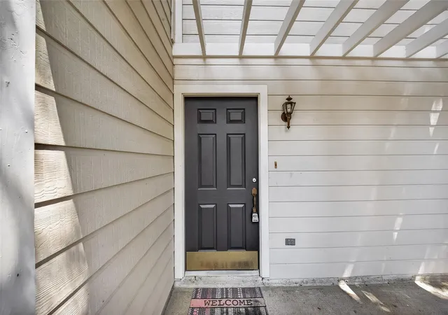 Photo 3 of Single family home for sale at 18911 Atasca Oaks Dr, Humble, TX 77346 | MLS# 37724817 | Listing updated on 2026-09-10