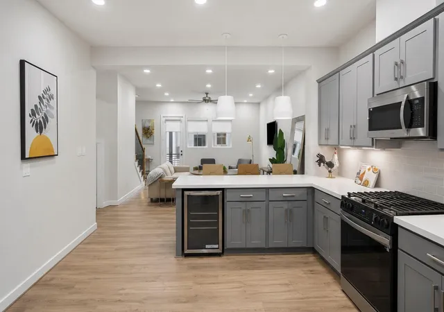 Photo 3 of Sale Pending at 6338 Paddington Bnd Dr, Houston, TX 77008 | MLS# 17171691 | Listing updated on 2026-09-14