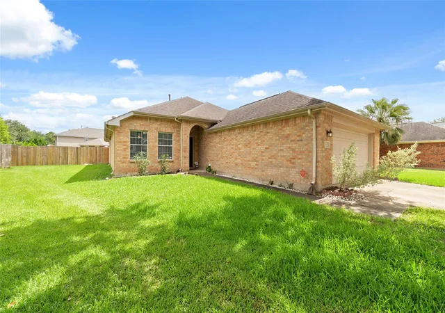 Photo 2 of Single family home for sale at 13605 Trl Meadow Ln, Rosharon, TX 77583 | MLS# 31541513 | Listing updated on 2026-09-12