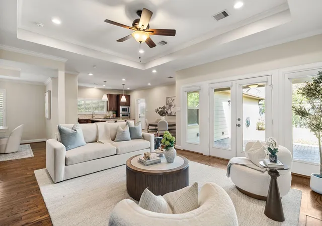 Photo 3 of Single family home for sale at 1858 Chantilly Ln, Houston, TX 77018 | MLS# 58533727 | Listing updated on 2026-09-23