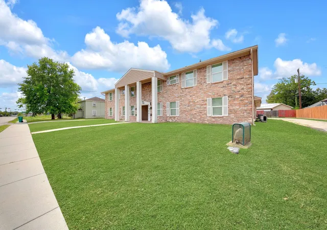 Photo 3 of Multi family home for sale at 1210 Wafer St #4, Pasadena, TX 77506 | MLS# 27545322 | Listing updated on 2026-09-18