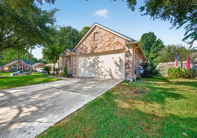 Photo 4 of Sale Pending at 17303 Scotts Blf Ct, Humble, TX 77346 | MLS# 95710646 | Listing updated on 2026-10-10
