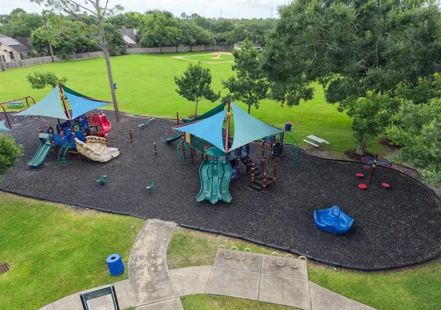 Photo 28 of Single family home for sale at 3806 Vinecrest Dr, Pearland, TX 77584 | MLS# 22762801 | Listing updated on 2026-09-23
