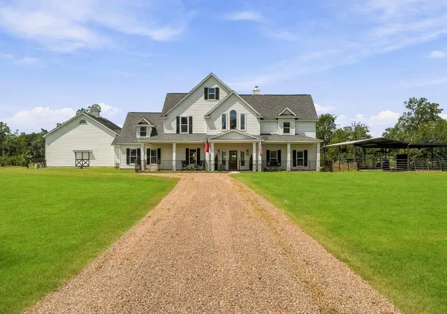 Single family home for sale at 3103 Brundrett Rd, Wallis, TX 77485 | MLS# 88940538