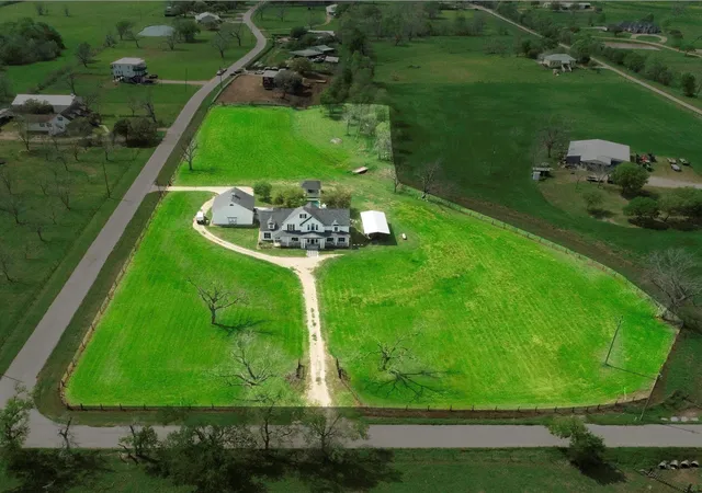 Photo 3 of Single family home for sale at 3103 Brundrett Rd, Wallis, TX 77485 | MLS# 88940538 | Listing updated on 2026-09-22