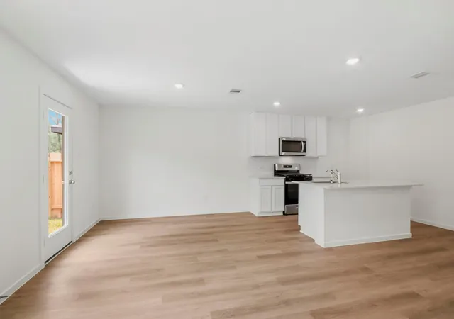 Photo 4 of Single family home for sale at 244 Golden Eagle Blvd, New Waverly, TX 77358 | MLS# 11799254 | Listing updated on 2026-09-23