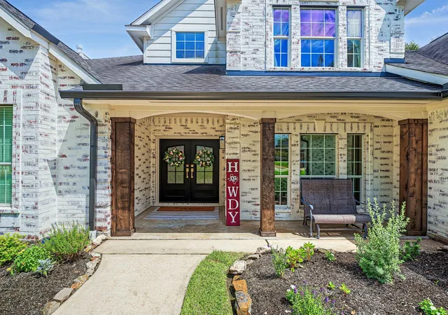 Photo 3 of Single family home for sale at 4002 Wentworth Dr, Fulshear, TX 77441 | MLS# 34548404 | Listing updated on 2026-09-11
