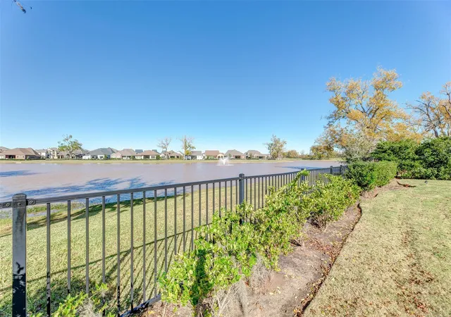 Photo 3 of Single family home for sale at 4918 Avalon Plantation Dr, Missouri City, TX 77459 | MLS# 59133113 | Listing updated on 2026-09-12