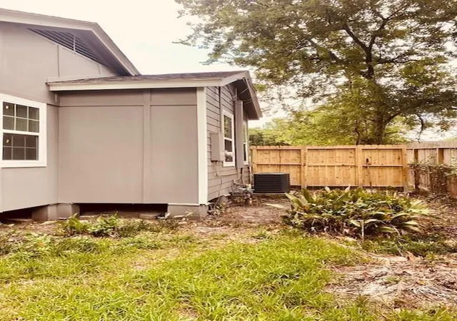 Photo 15 of Single family home for sale at 942 Oakstone St, Houston, TX 77015 | MLS# 96269931 | Listing updated on 2026-09-19