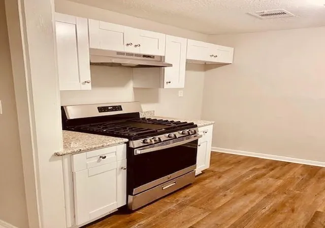 Photo 3 of Single family home for sale at 942 Oakstone St, Houston, TX 77015 | MLS# 96269931 | Listing updated on 2026-09-19