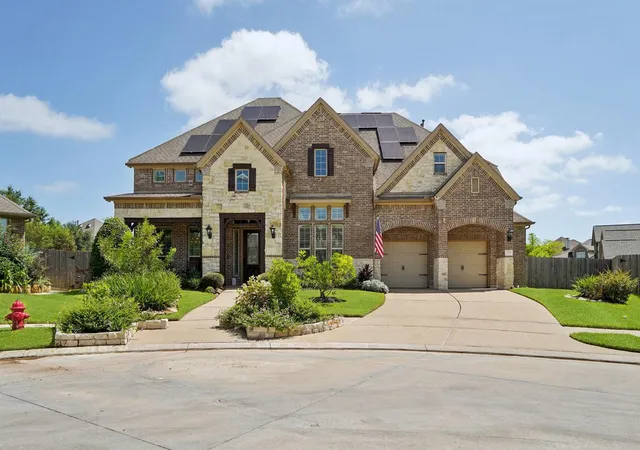 Photo 1 of Single family home for sale at 2211 Indigo Pass Ct, Friendswood, TX 77546 | MLS# 91336116 | Listing updated on 2026-10-10