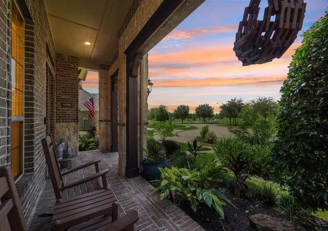 Photo 2 of Single family home for sale at 2211 Indigo Pass Ct, Friendswood, TX 77546 | MLS# 91336116 | Listing updated on 2026-10-10
