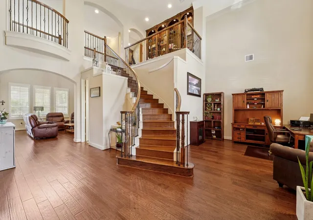 Photo 3 of Single family home for sale at 2211 Indigo Pass Ct, Friendswood, TX 77546 | MLS# 91336116 | Listing updated on 2026-10-10