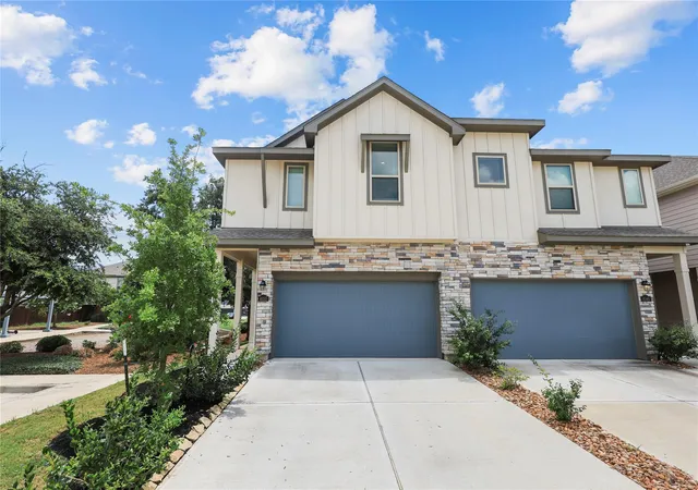 Photo 2 of Townhouse for sale at 4050 Champlain Way, Rosharon, TX 77583 | MLS# 42540739 | Listing updated on 2026-09-20