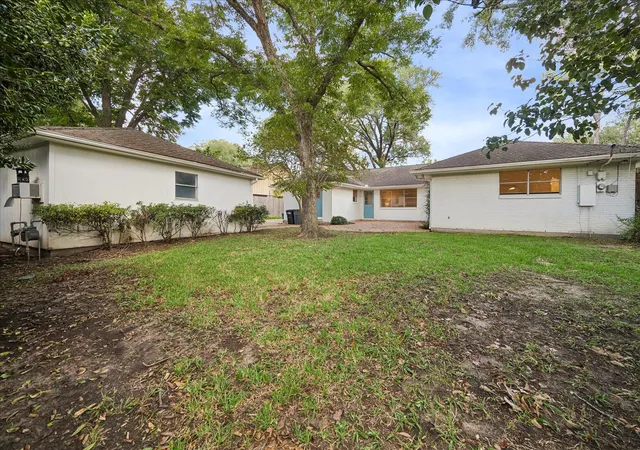 Photo 27 of Single family home for sale at 7623 Meadowvale Dr, Houston, TX 77063 | MLS# 71558611 | Listing updated on 2026-10-08