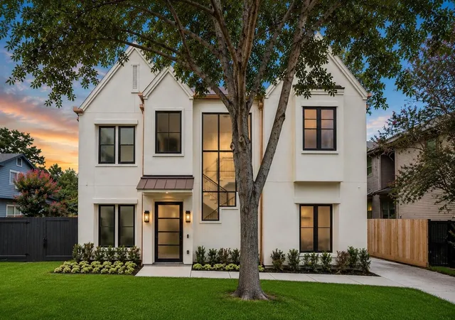 Photo 1 of Mansion for sale at 316 W 30th Street, Houston, TX 77018 | MLS# 48595610 | Listing updated on 2026-09-22