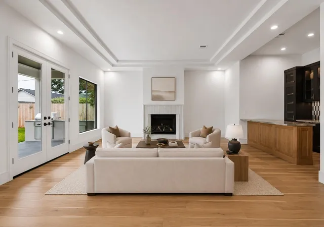 Photo 2 of Mansion for sale at 316 W 30th Street, Houston, TX 77018 | MLS# 48595610 | Listing updated on 2026-09-22