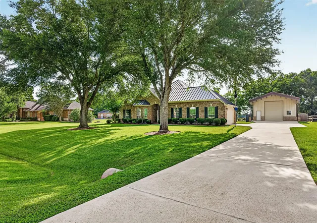 Photo 3 of Sale Pending at 3326 River Bnd Dr, Rosenberg, TX 77471 | MLS# 91809625 | Listing updated on 2026-09-24