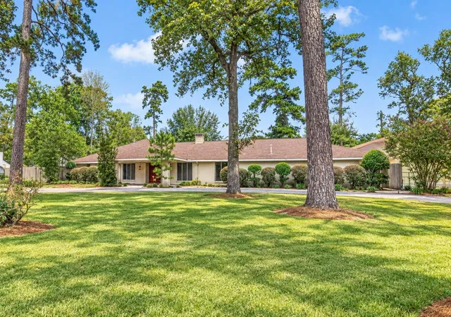 Photo 2 of Single family home for sale at 1611 Sweet Gum Ln, Humble, TX 77339 | MLS# 64165199 | Listing updated on 2026-09-24