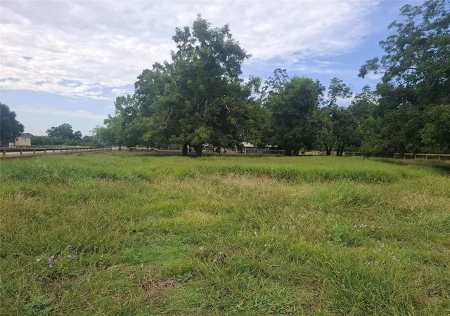 Photo 3 of Land for sale at 315 Pony Ln, Wallis, TX 77485 | MLS# 71946827 | Listing updated on 2026-10-06