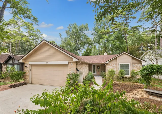 Photo 1 of Sale Pending at 20 Edgewood Forest Ct, Spring, TX 77381 | MLS# 45454046 | Listing updated on 2026-09-13
