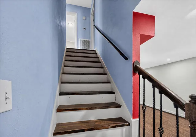 Photo 3 of Single family home for sale at 6615 Beldart St, Houston, TX 77087 | MLS# 61989635 | Listing updated on 2026-09-17