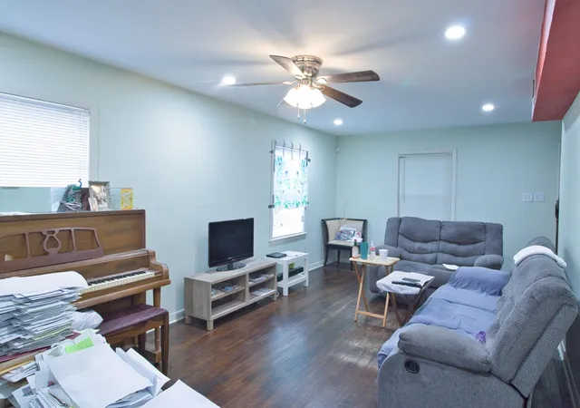 Photo 4 of Single family home for sale at 6615 Beldart St, Houston, TX 77087 | MLS# 61989635 | Listing updated on 2026-09-17