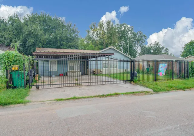 Single family home for sale at 1203 Ruell St, Houston, TX 77017 | MLS# 54607338