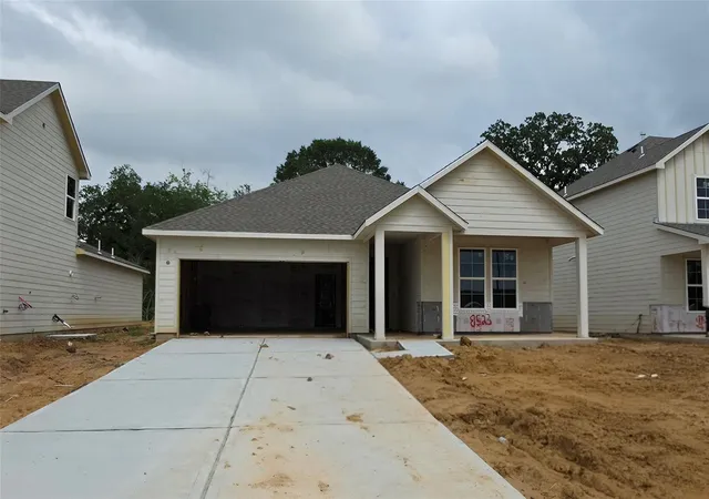 Photo 2 of Sale Pending at 8523 Light Rail Dr, Fulshear, TX 77441 | MLS# 22494243 | Listing updated on 2026-09-25