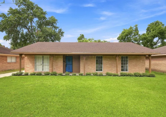 Single family home for sale at 5910 High Star Dr, Houston, TX 77081 | MLS# 76979112