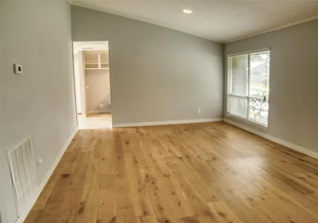 Photo 4 of Sale Pending at 16550 Space Ctr Blvd, Houston, TX 77058 | MLS# 39213150 | Listing updated on 2026-09-21