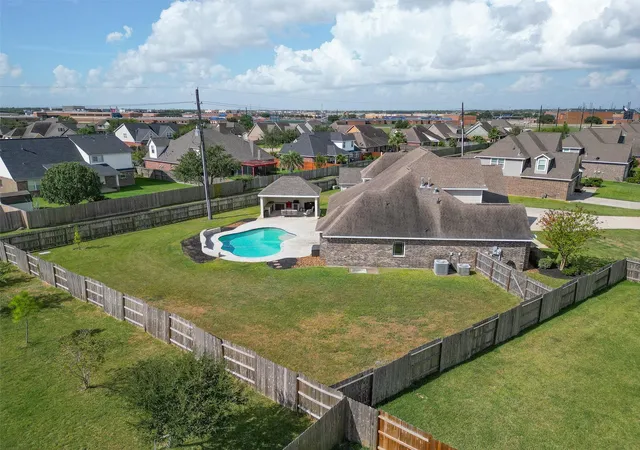 Photo 3 of Single family home for sale at 9642 Keeneland Cir, Baytown, TX 77523 | MLS# 9485820 | Listing updated on 2026-09-17