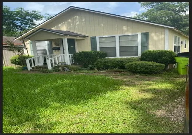 Photo 2 of Single family home for sale at 1611 6th Street, Rosenberg, TX 77471 | MLS# 43545874 | Listing updated on 2026-09-22