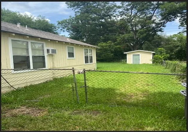 Photo 3 of Single family home for sale at 1611 6th Street, Rosenberg, TX 77471 | MLS# 43545874 | Listing updated on 2026-09-22