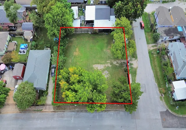 Photo 1 of Land for sale at 4404 Gano St, Houston, TX 77009 | MLS# 72914139 | Listing updated on 2026-09-11