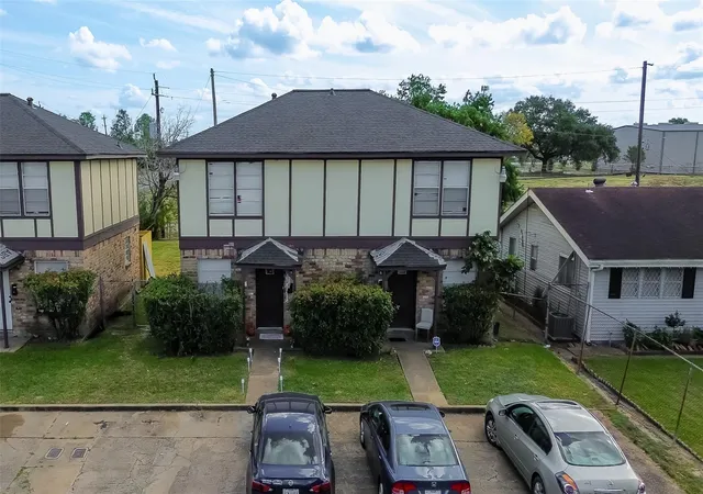 Photo 2 of Single family home for sale at 1408 Edward Dr, South Houston, TX 77587 | MLS# 8299198 | Listing updated on 2026-09-03