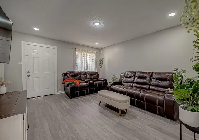 Photo 4 of Single family home for sale at 1408 Edward Dr, South Houston, TX 77587 | MLS# 8299198 | Listing updated on 2026-09-03