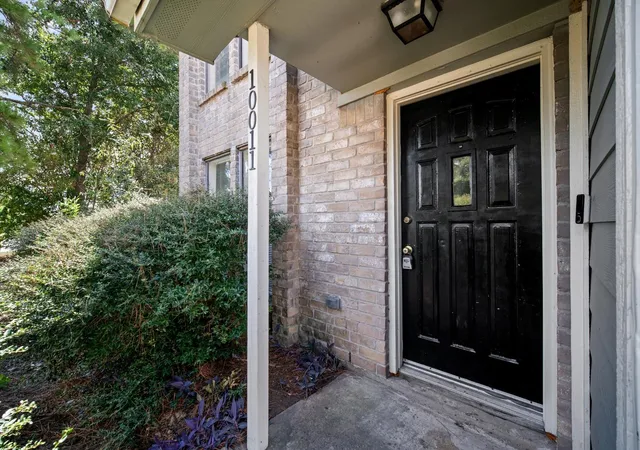 Photo 3 of Sale Pending at 10011 & 10013 Spring Pl Dr, Houston, TX 77070 | MLS# 18593763 | Listing updated on 2026-10-07