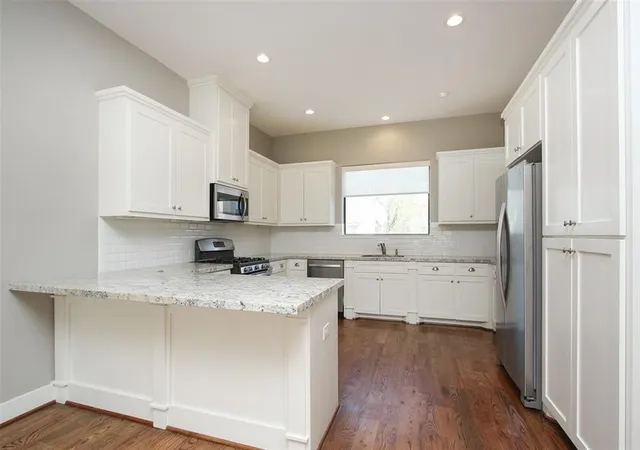 Photo 3 of Townhouse for sale at 2529 Calumet St, Houston, TX 77004 | MLS# 43360567 | Listing updated on 2026-09-04