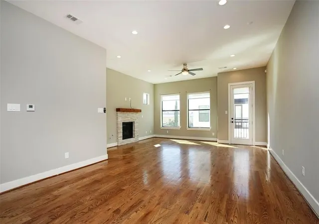 Photo 3 of Townhouse for sale at 2529 Calumet St, Houston, TX 77004 | MLS# 43360567 | Listing updated on 2026-09-04