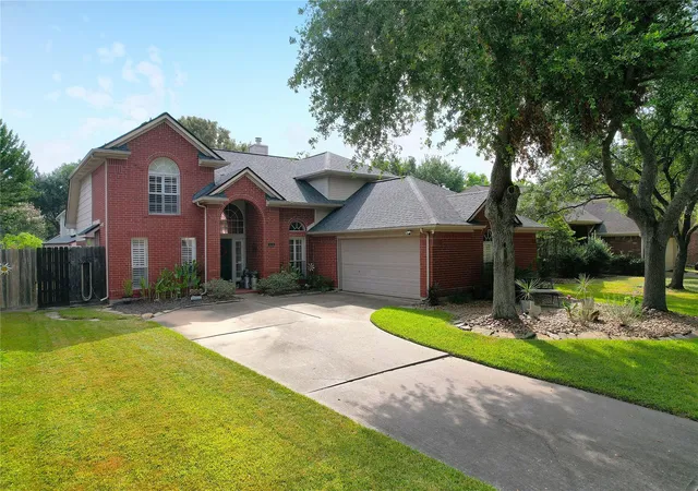 Photo 1 of Single family home for sale at 110 Cloudbridge Dr, League City, TX 77573 | MLS# 43767658 | Listing updated on 2026-09-09