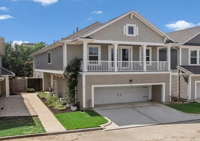 Photo 2 of Single family home for sale at 7 Thorpe Ln, Spring, TX 77389 | MLS# 84936754 | Listing updated on 2026-09-05
