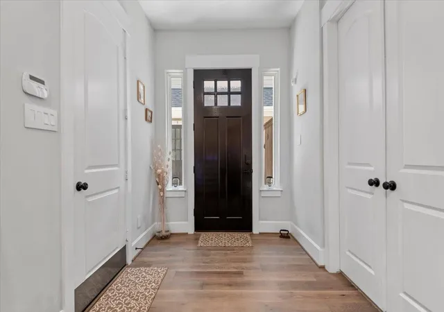 Photo 4 of Single family home for sale at 7 Thorpe Ln, Spring, TX 77389 | MLS# 84936754 | Listing updated on 2026-09-05