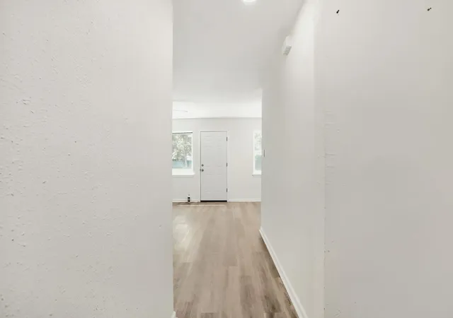 Photo 4 of Single family home for sale at 5207 Castlecreek Ln, Houston, TX 77053 | MLS# 63694396 | Listing updated on 2026-09-23