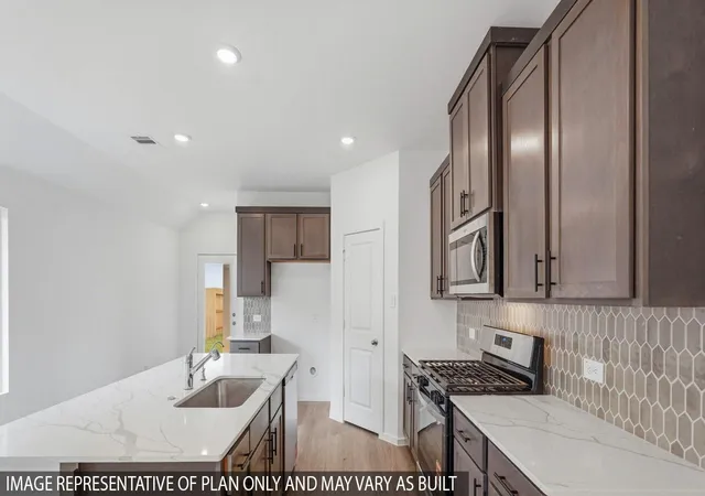 Photo 4 of Sale Pending at 21710 Piazza Maggiore Ln, Tomball, TX 77377 | MLS# 13346478 | Listing updated on 2026-09-06
