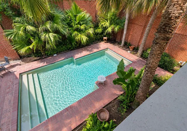 Photo 2 of Single family home for sale at 912 Kipling St, Houston, TX 77006 | MLS# 74705275 | Listing updated on 2026-10-07