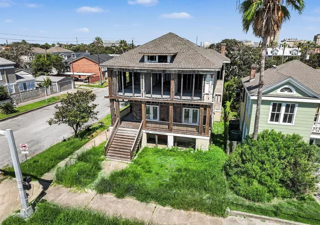 Photo 1 of Multi family home for sale at 1128 Broadway St, Galveston, TX 77550 | MLS# 45511109 | Listing updated on 2026-09-22