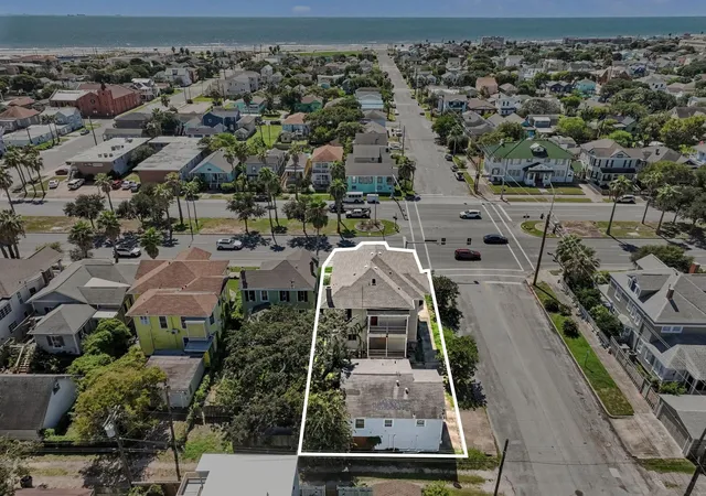 Photo 2 of Multi family home for sale at 1128 Broadway St, Galveston, TX 77550 | MLS# 45511109 | Listing updated on 2026-09-22